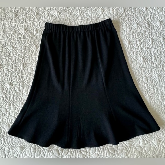 St. John Collection Fit & Flare Skirt in Black - Picture 4 of 9